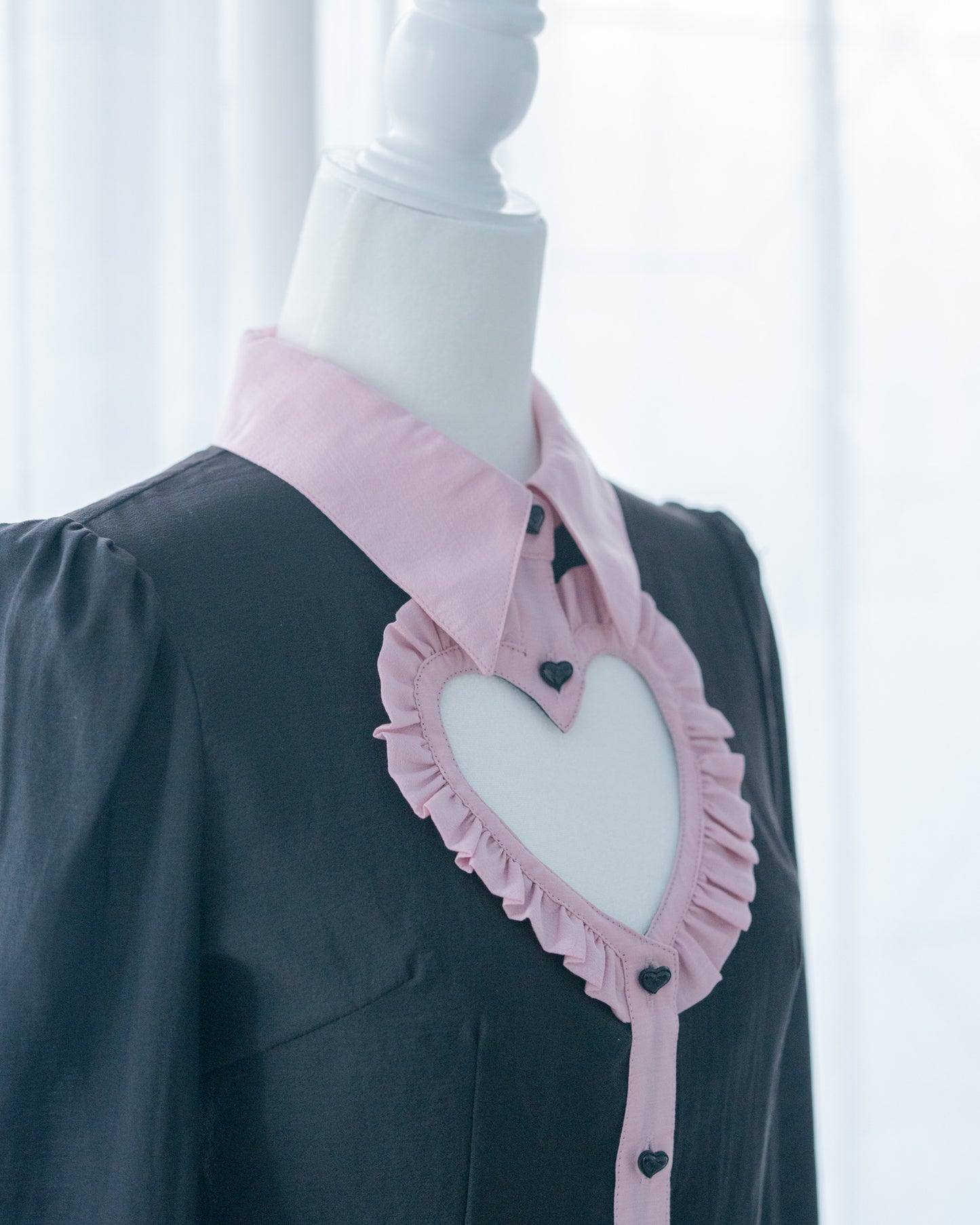 【Wishing】“Heartquake” Blouse in 2 colors by HoneyPepperIX