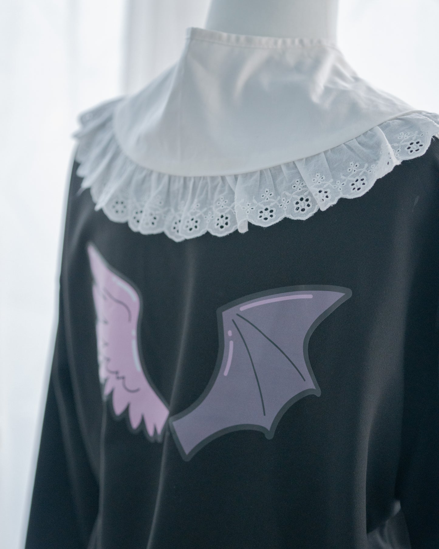【Wishing】“Crush” Sweatshirt in 2 colors by HoneyPepperIX