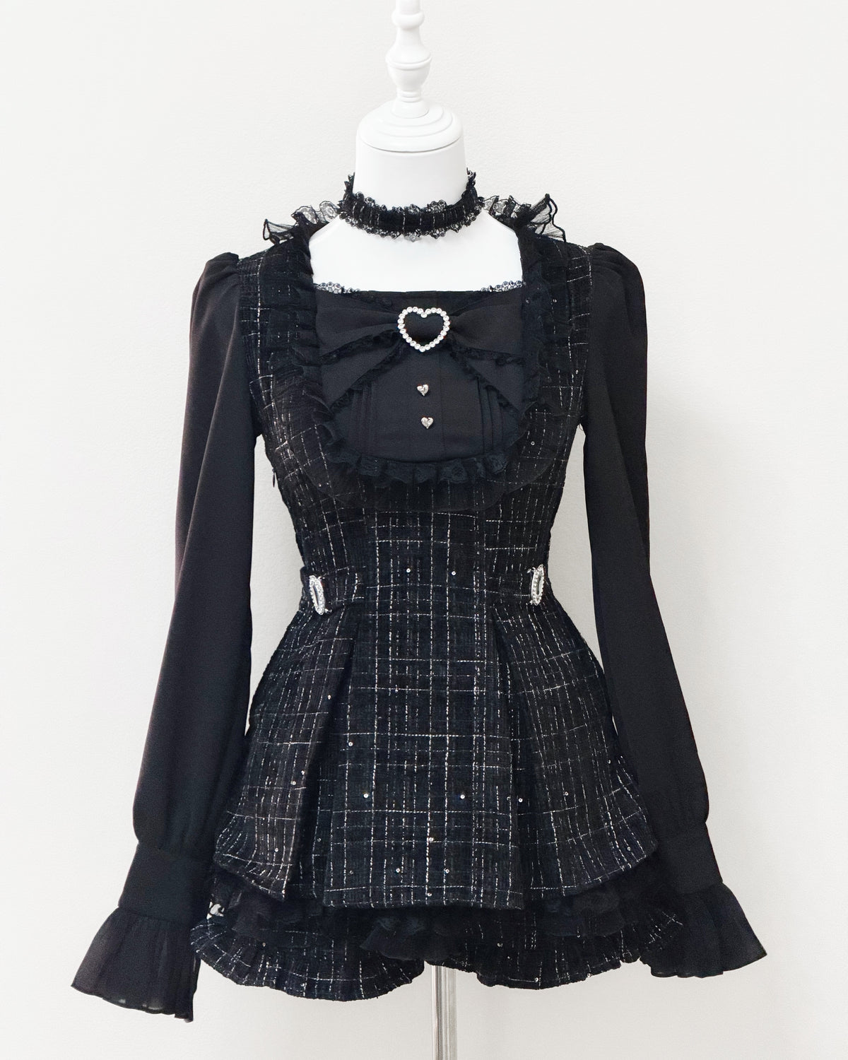 【Otome】"Yuki" setup, choker top and shorts set in 2 colors【preorder】